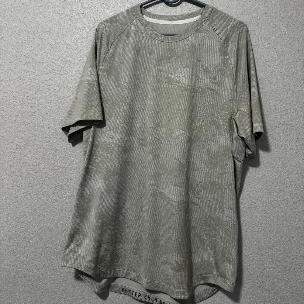 Lululemon Drysense Short Sleeve Shirt - XL